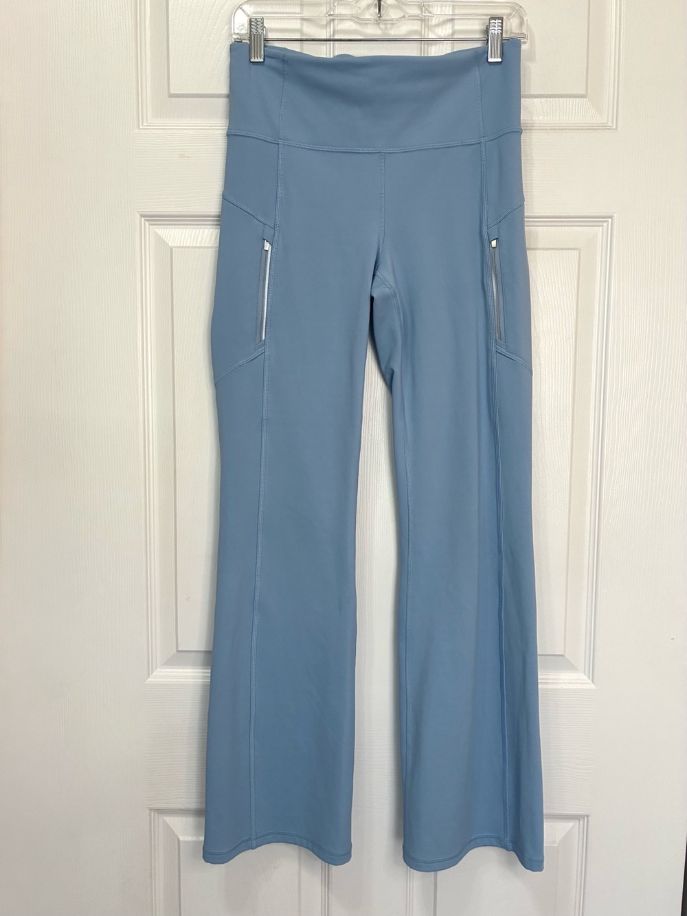 Athleta Rainier Bootcut Pants Womens Medium Ice Blue Zip Pockets Ski Comfort